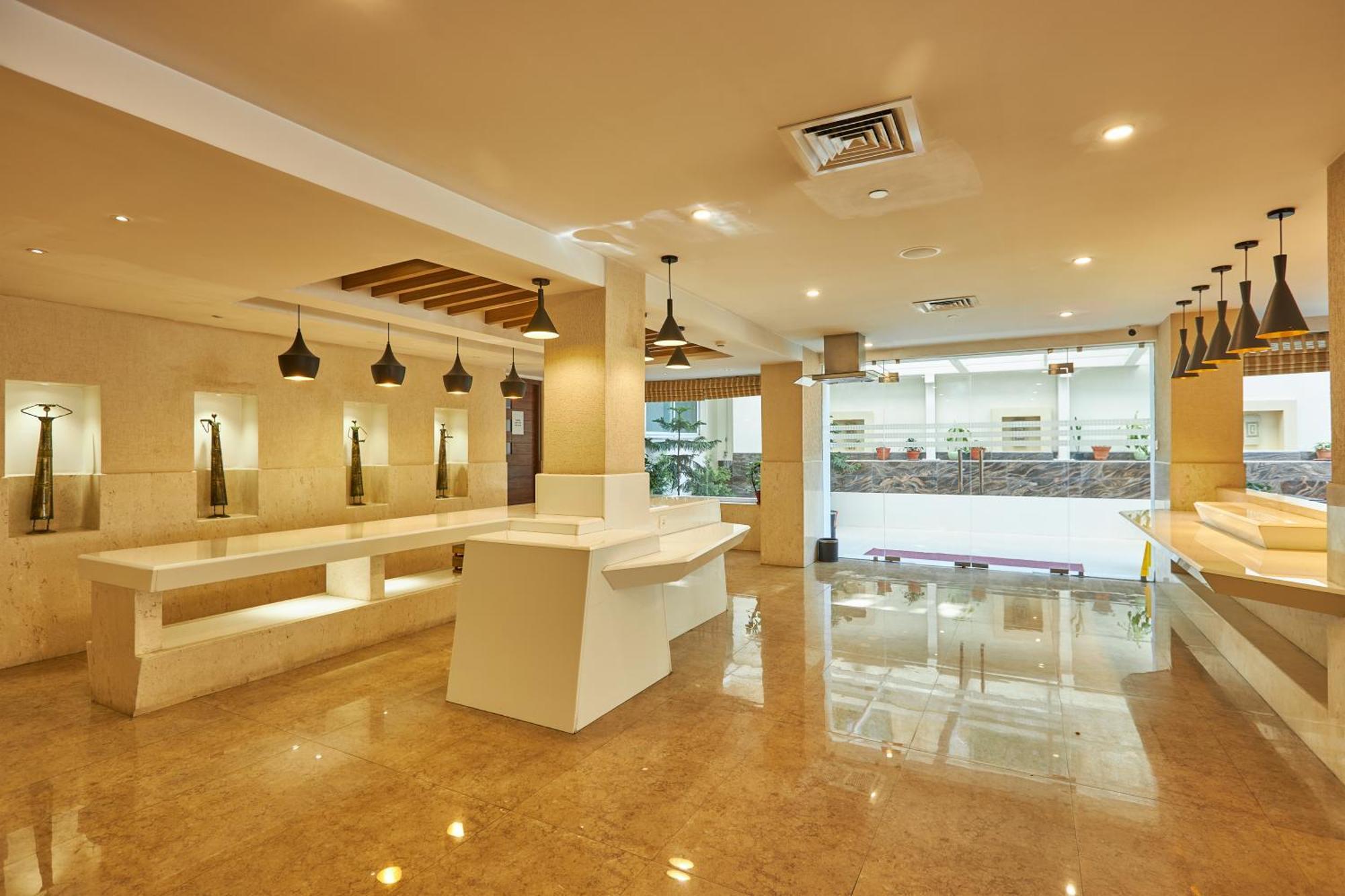 Hotel Crowne Imperial Kathmandu Buitenkant foto
