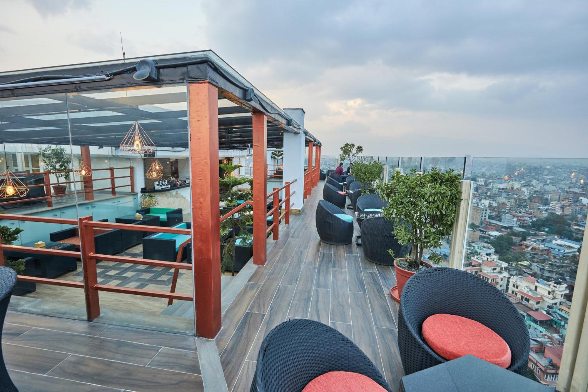 Hotel Crowne Imperial Kathmandu Buitenkant foto