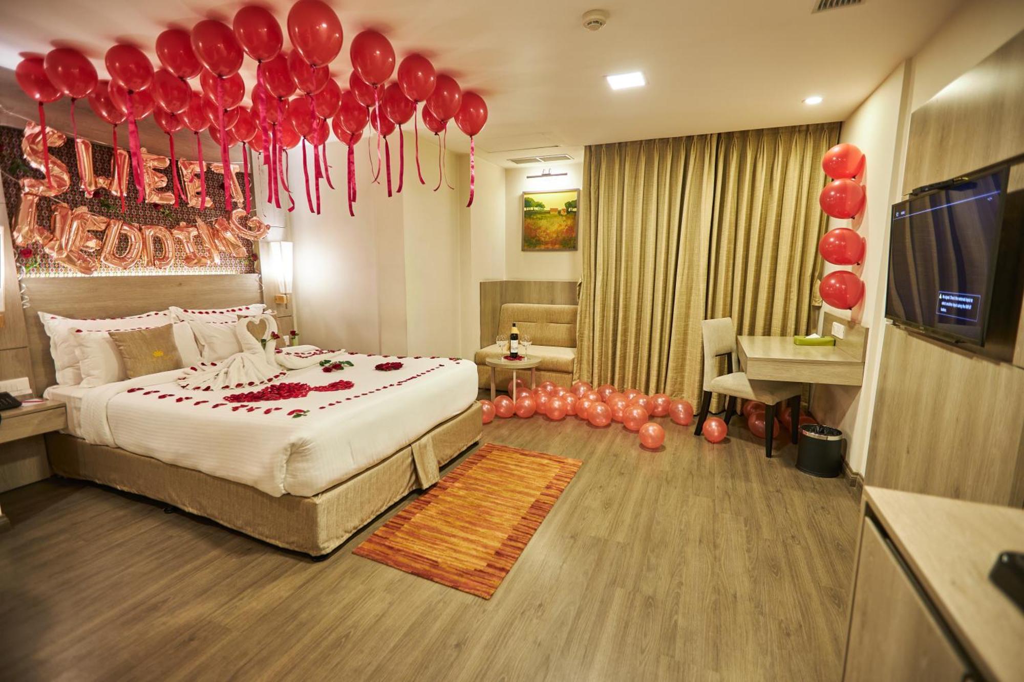 Hotel Crowne Imperial Kathmandu Buitenkant foto