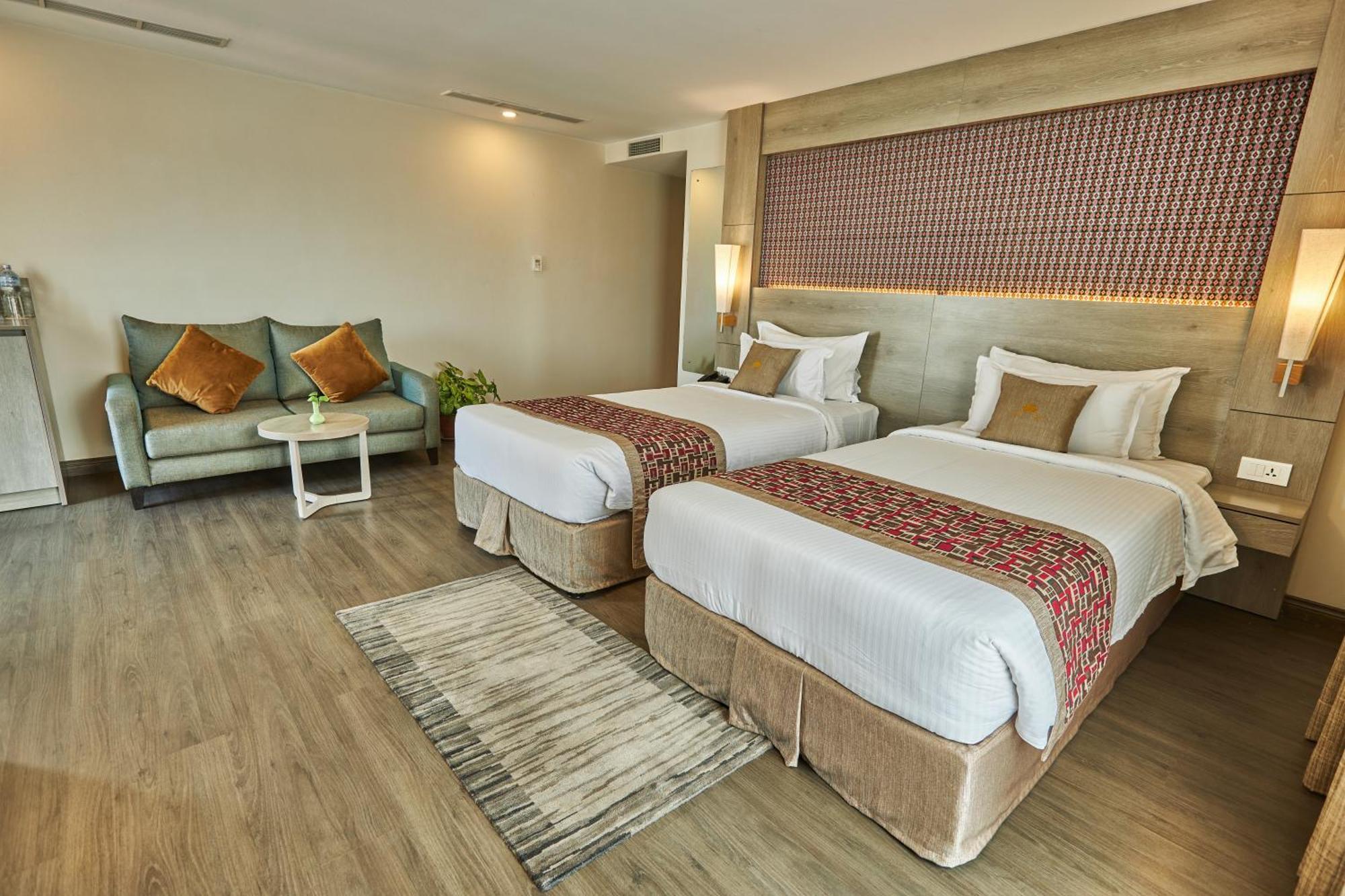 Hotel Crowne Imperial Kathmandu Buitenkant foto
