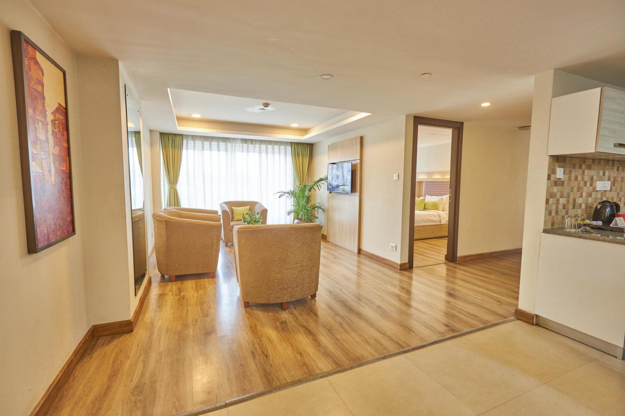 Hotel Crowne Imperial Kathmandu Buitenkant foto