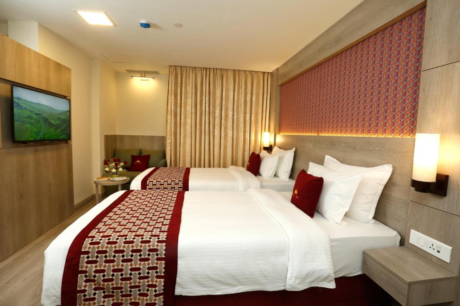 Hotel Crowne Imperial Kathmandu Buitenkant foto