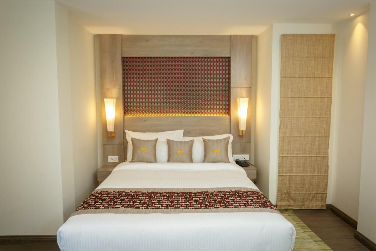 Hotel Crowne Imperial Kathmandu Buitenkant foto