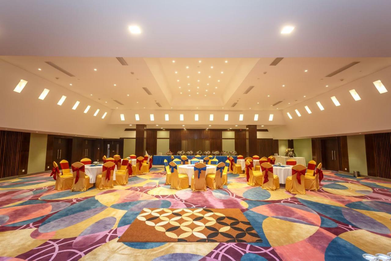 Hotel Crowne Imperial Kathmandu Buitenkant foto