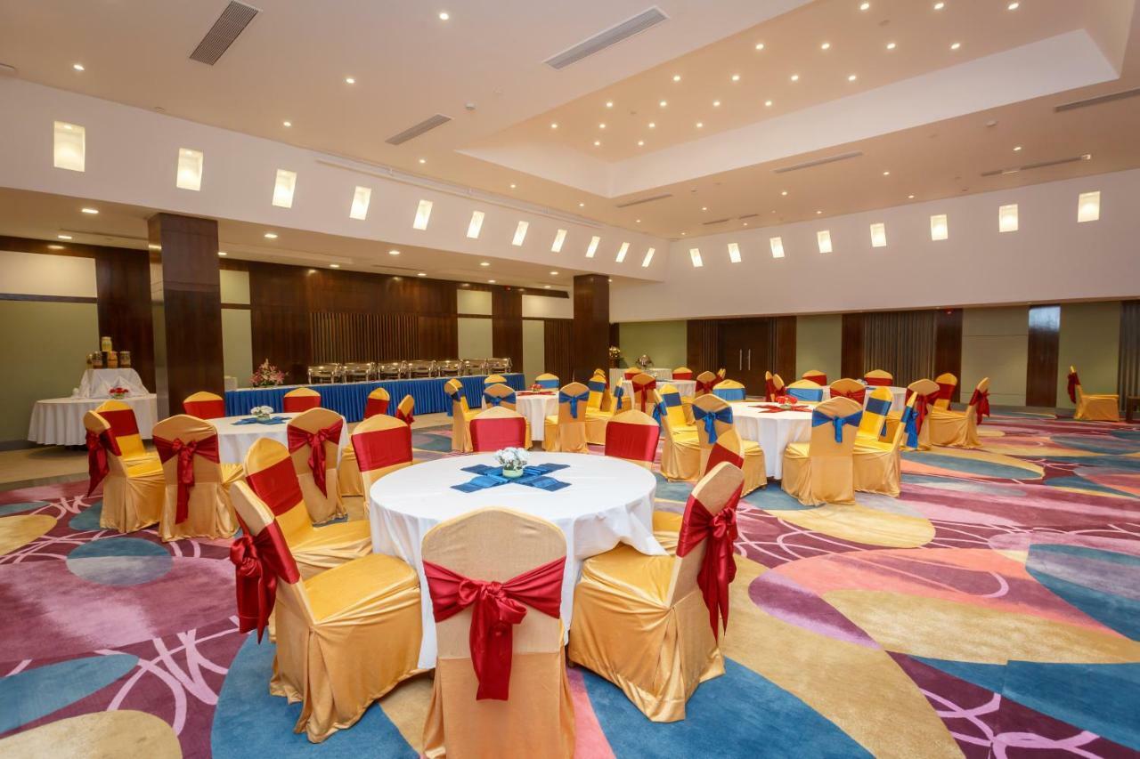Hotel Crowne Imperial Kathmandu Buitenkant foto