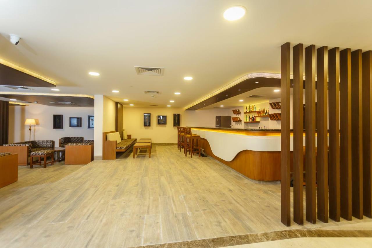 Hotel Crowne Imperial Kathmandu Buitenkant foto