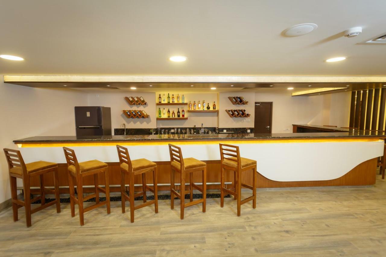 Hotel Crowne Imperial Kathmandu Buitenkant foto