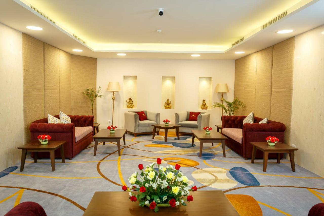 Hotel Crowne Imperial Kathmandu Buitenkant foto