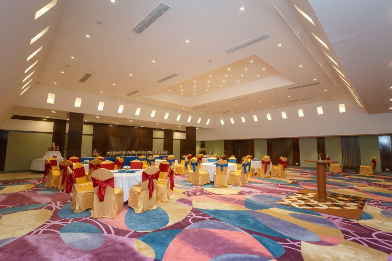 Hotel Crowne Imperial Kathmandu Buitenkant foto